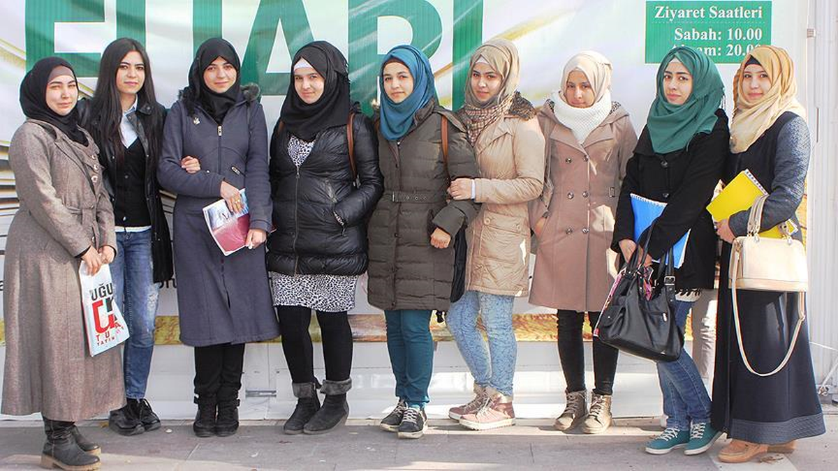 Ülkelerindeki Savaşın İzlerini Silmek İstiyorlar