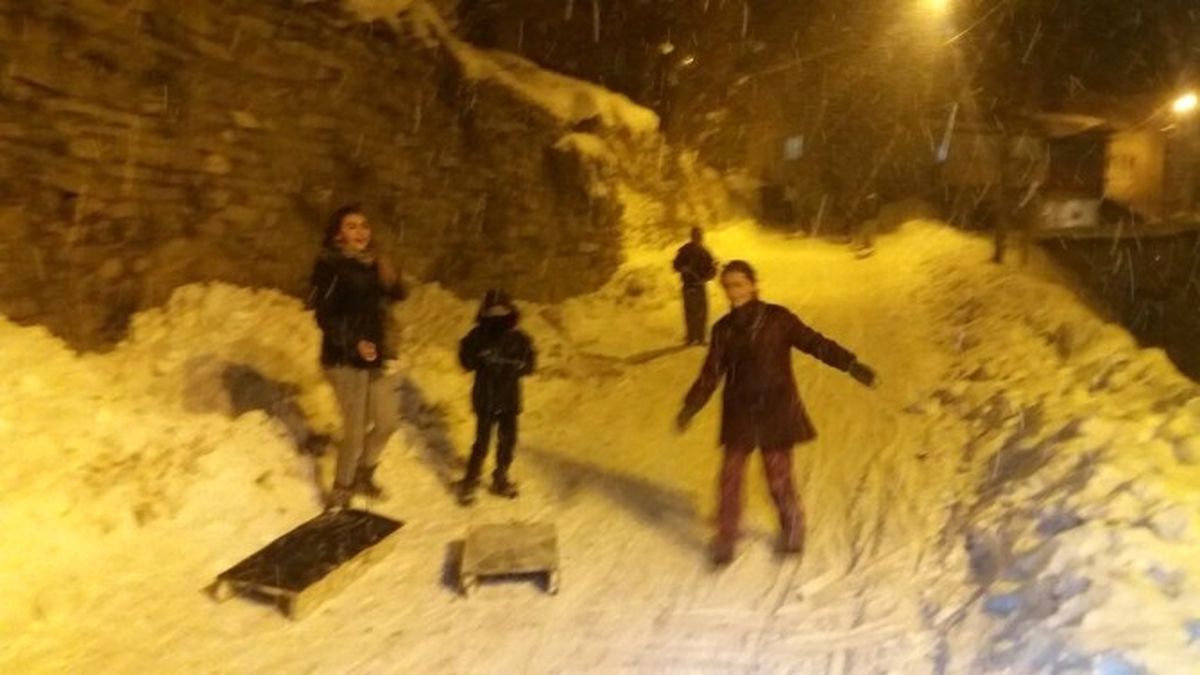 Yeni Yıla Kızakla Kayarak Girdiler