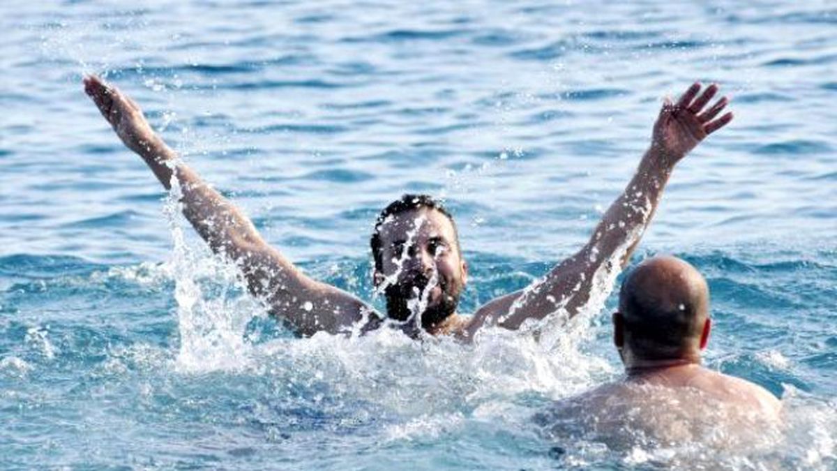 Yılın İlk Gününde Denize Girdiler