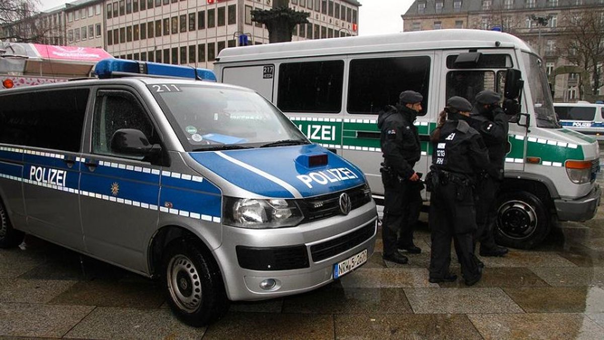 Almanya\'da Polise Eleştiri
