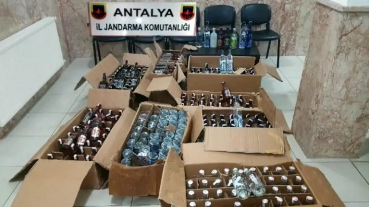 Antalya\'da Bin 174 Şişe Kaçak İçki Ele Geçirildi