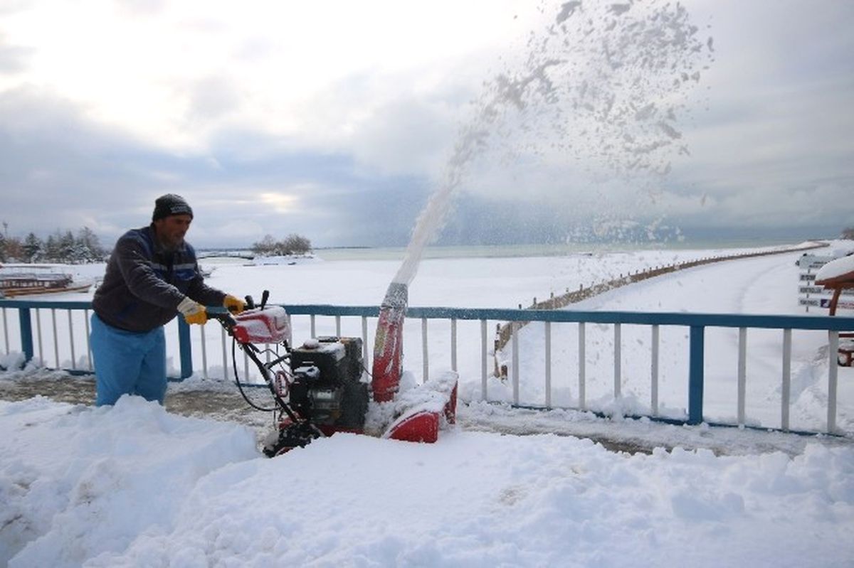 Beyşehir Gölü Beyaz Gelinliğini Giydi
