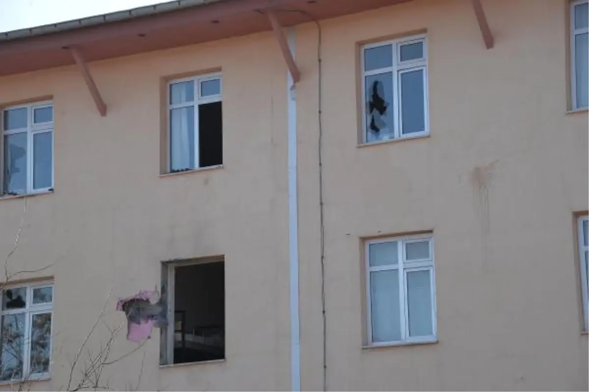 Çınar\'daki Roketli Saldırıda Öğrenciler Olası Bir Faciadan Kurtuldu