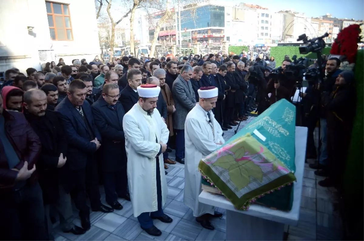 Dha İstanbul - (Geniş Haber) Reina Saldırısında Ölen 19 Yaşındaki Büşra Son Yolculuğuna Uğurlandı