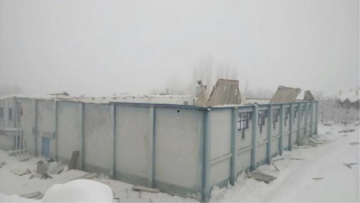 Ermenek\'te Spor Salonunun Çatısı Çöktü