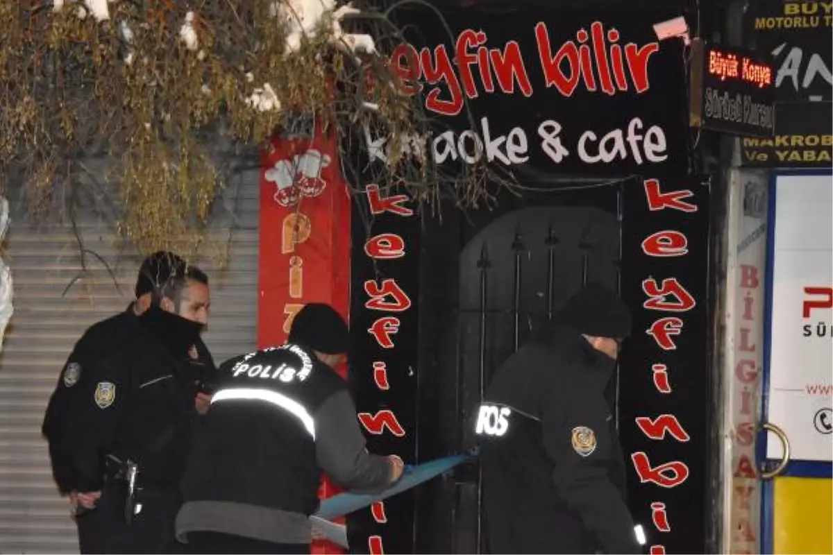 Konya\'da Bir Kafe de Bıçaklı Kavga: 2 Yaralı