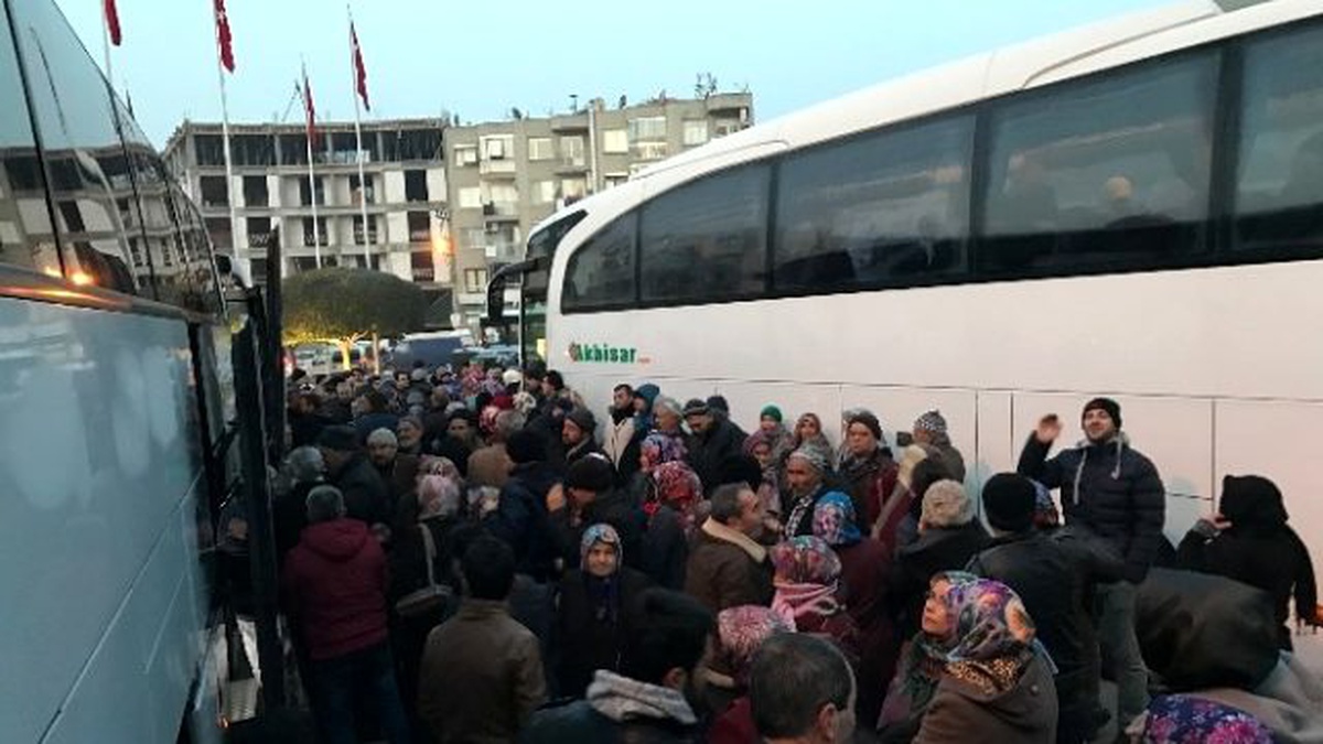 Manisa\'dan Yılın İlk Umre Kafilesi Uğurlandı