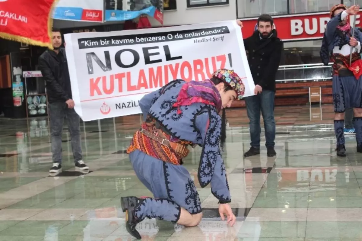 Oyuncak Tabancalı Noel Baba Protestosuna 10 Gözaltı