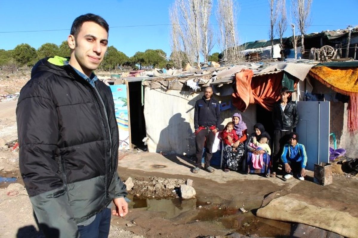 Ayvalık\'ta Zor Durumda Olan Suriyeli İşçilere Yardım