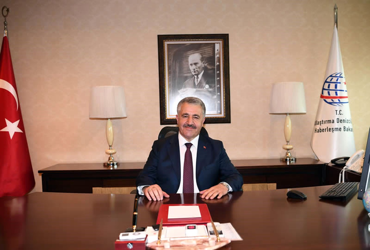 Bakan Arslan: "Sosyal Medya Üzerinden Oluyor Diye Birilerinin Yanlışlığına İzin Verilmez,...