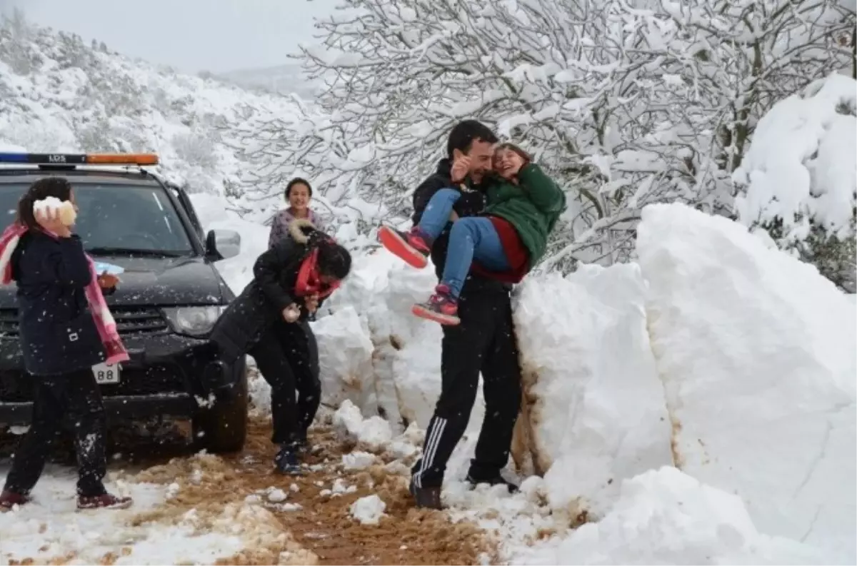 Balya\' da Kardan Kapanan Yollar Açıldı