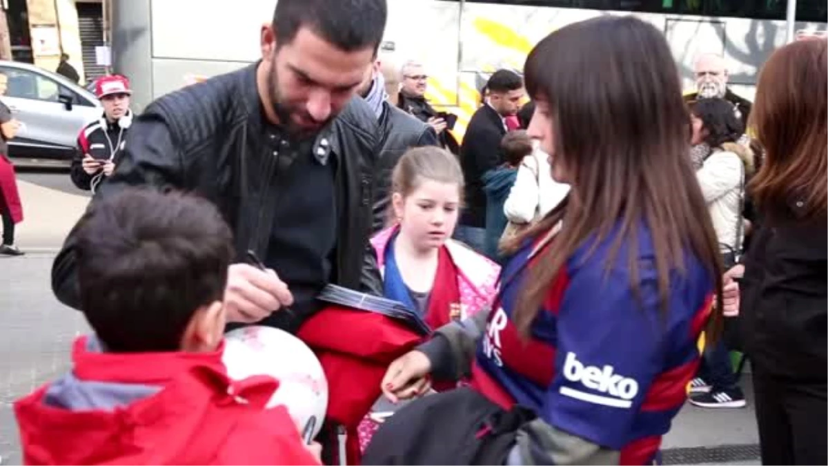 Barcelonalı Futbolculardan Çocuklara Yeni Yıl Hediyesi