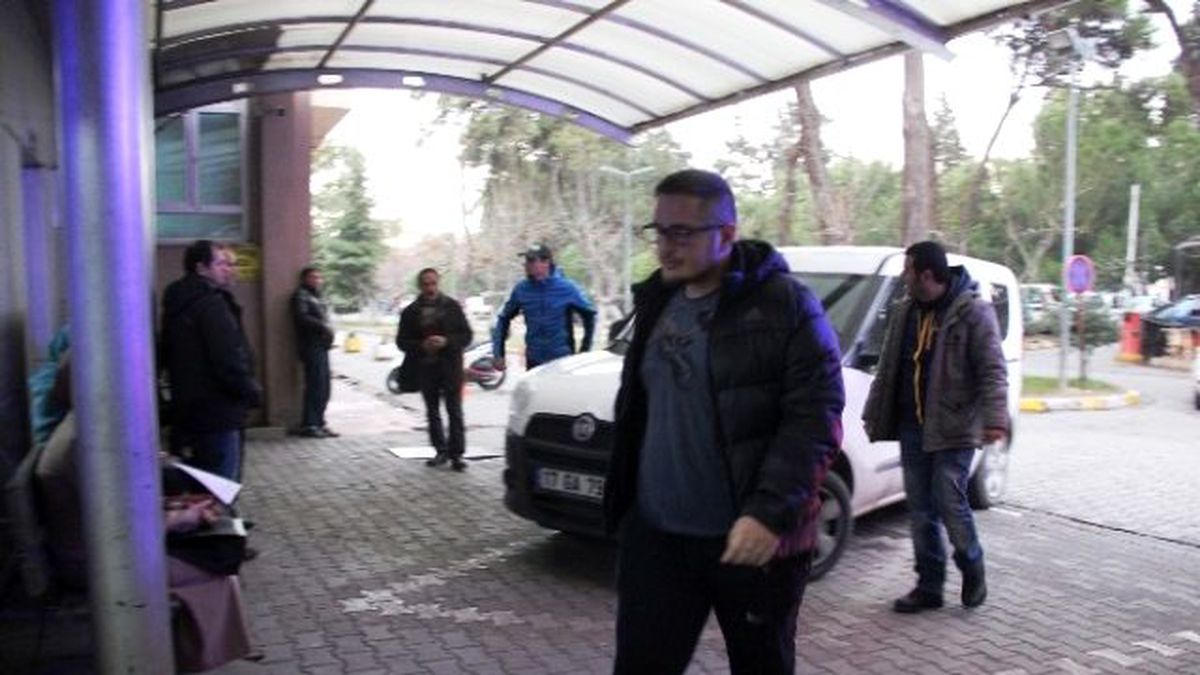 Çanakkale Yavru Kediye Işkence Görüntüler Hayvanseverleri Ayağa Kaldırdı