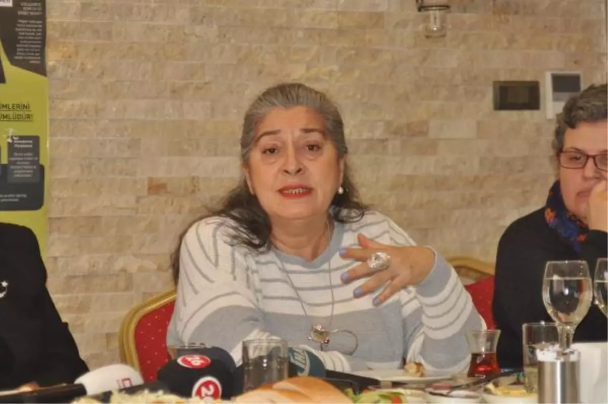 Eskişehir\'de Türk Kadınlar Birliği\'nden \'İstanbul Sözleşmesi\' Toplantısı