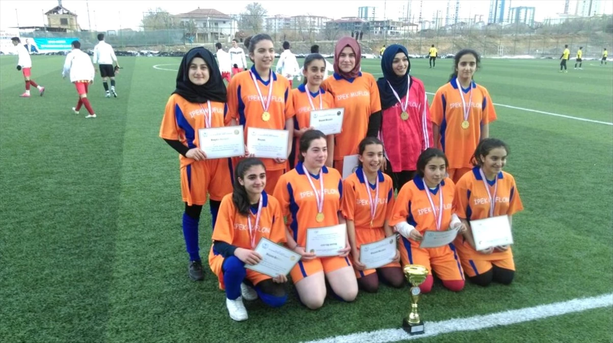 Genç Kızlar Liselerarası Futbol Turnuvası