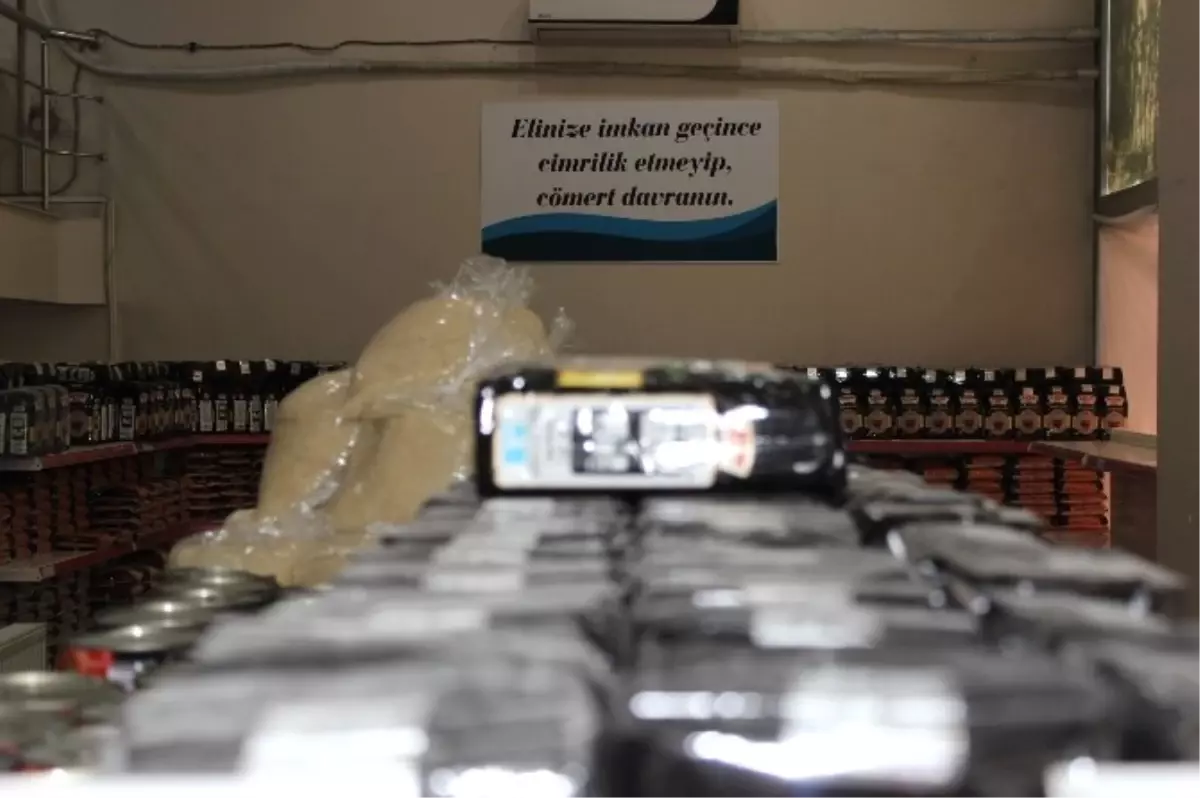 Hayır Evi Müdürü Hikmet Kılıç; "Duyarlı Olalım Ama Hayrı Yaptığımız İnsanları da Görelim"