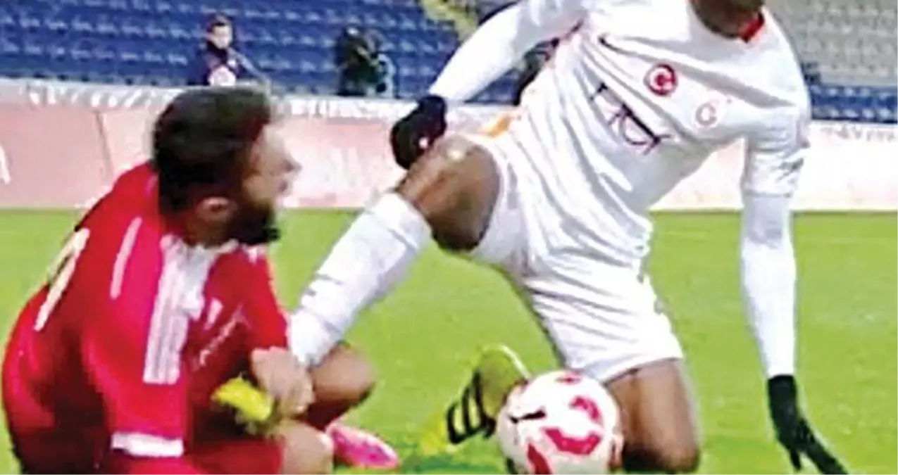 PFDK, Galatasaraylı Chedjou\'ya 3 Maç Ceza Verdi