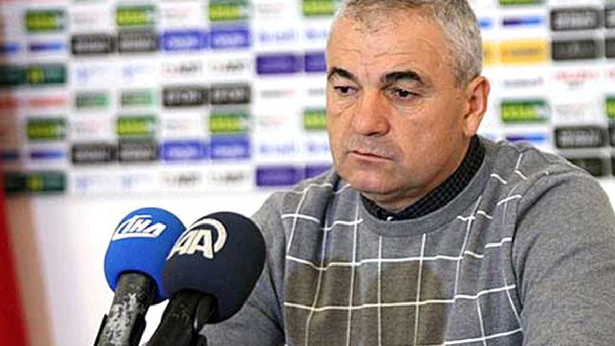 Rıza Çalımbay: "Eto\'o\'nun Kafası Başka Yerdeyse Bize Faydası Olmaz"