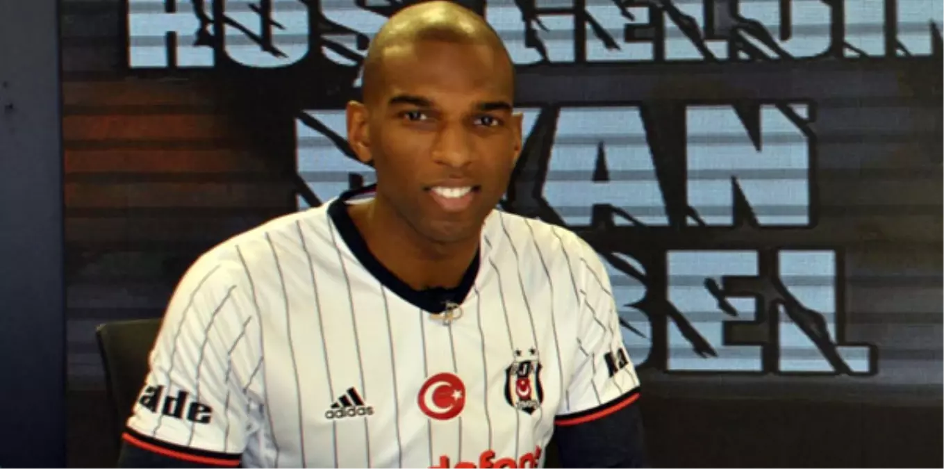 Ryan Babel: "Forvet Olarak Oynamak da Benim İçin Büyük Gurur"