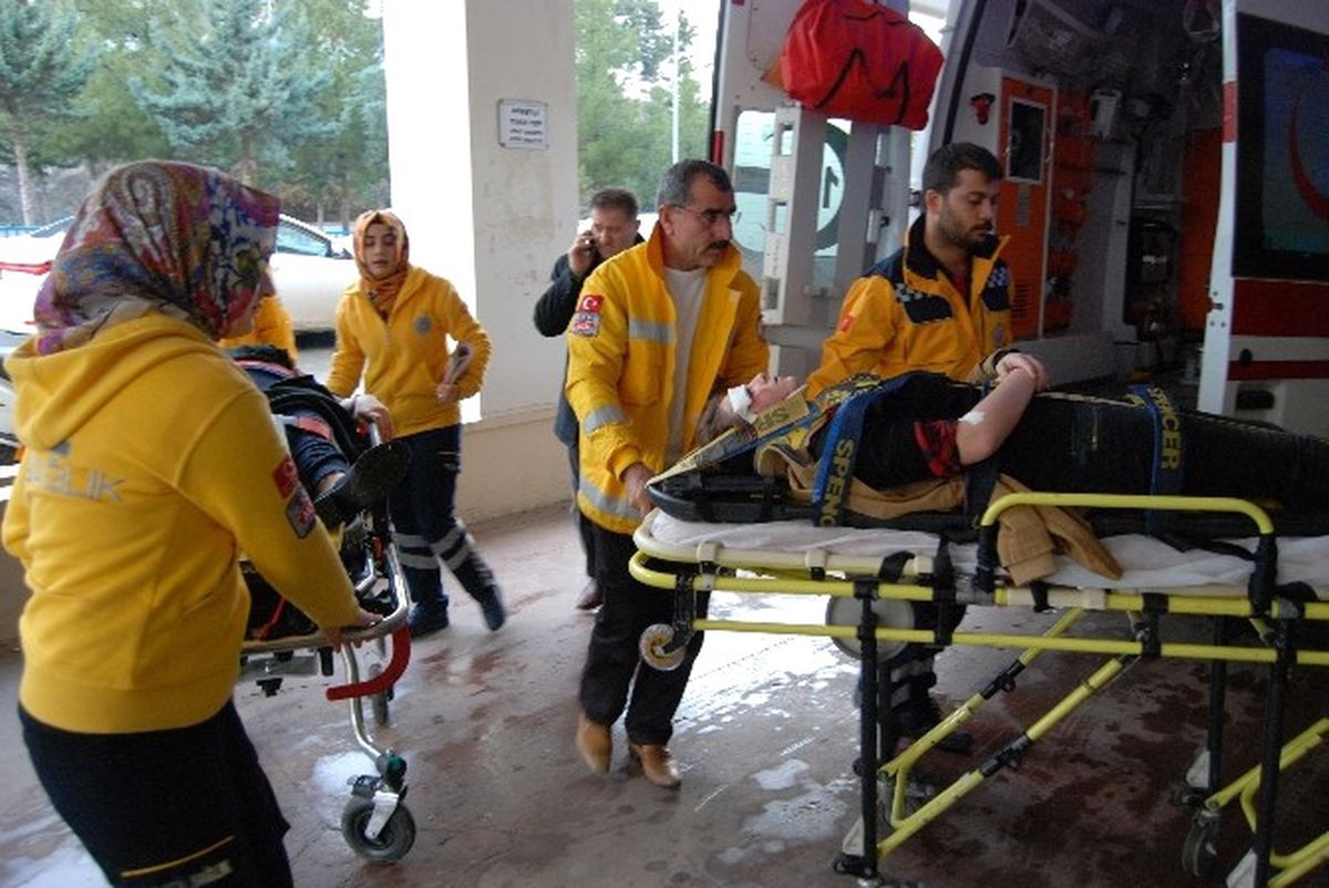 Şanlıurfa\'da Gizli Buzlanma ve Sis Kaza Getirdi: 3 Yaralı