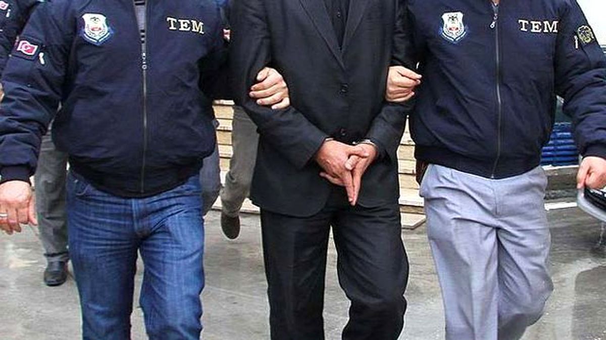 Van\'da Bir Belediye Encümeni \'Öz Yönetim\'den Tutuklandı