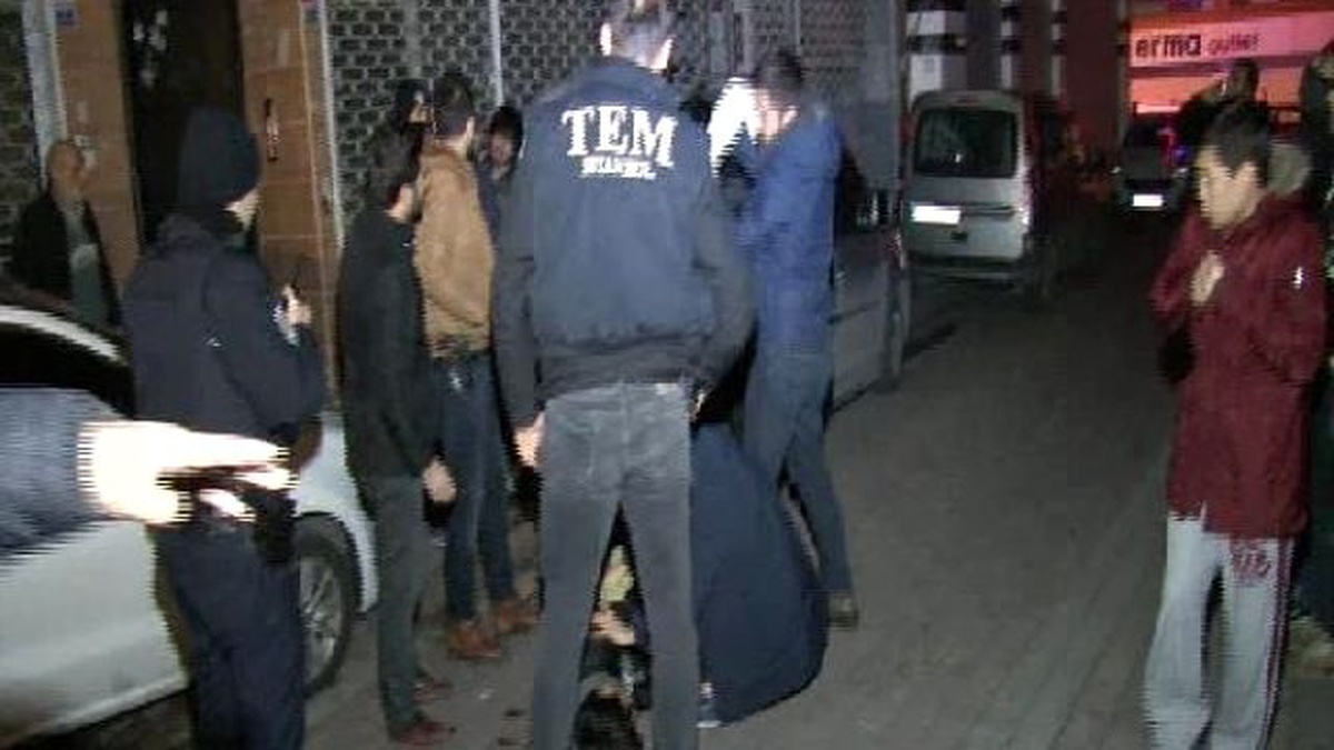 Zeytinburnu\'nda Bıçaklanan Kişi Balkondan Atladı (1)