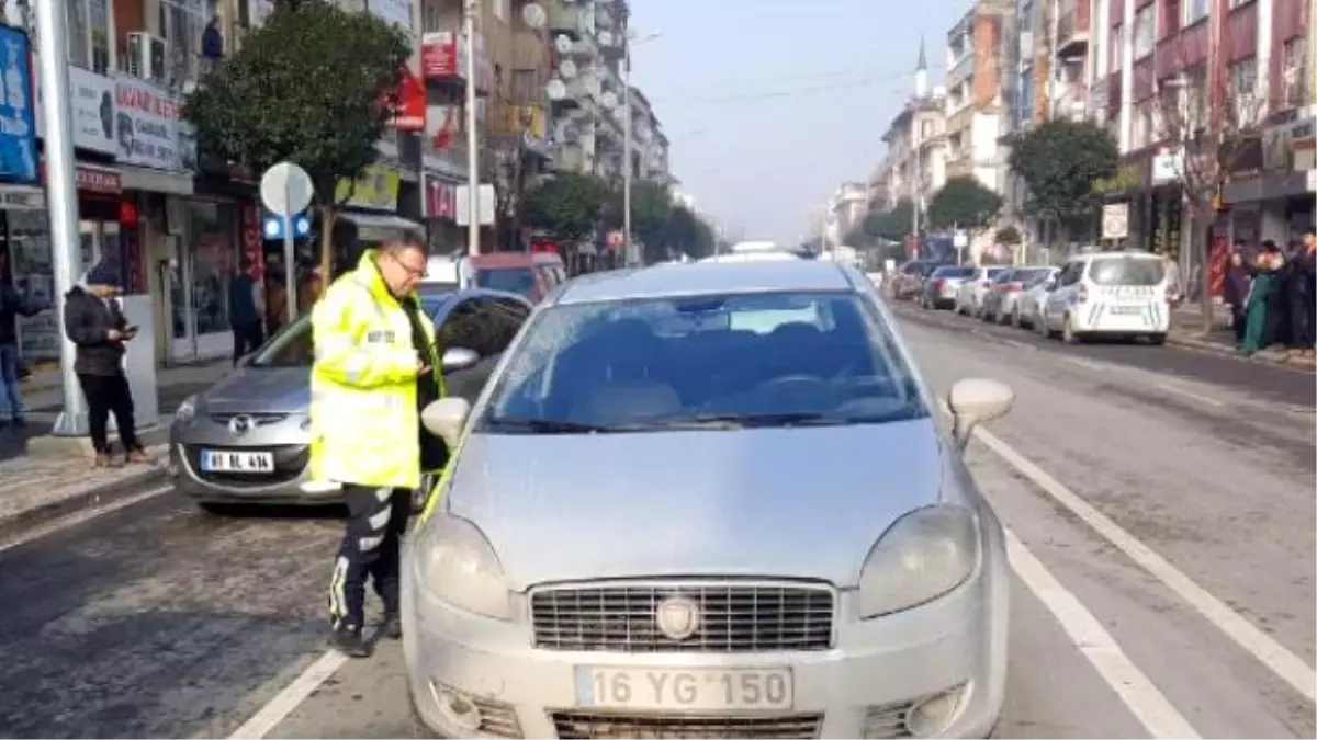 Aracını Yolda Bırakıp Koşarak Giden Kişi Korkuttu