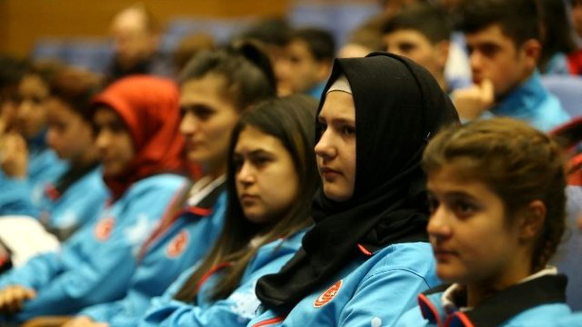 Bakan Kılıç: "Velileriniz Artık Size ya Spora Git ya da Okula Git Demeyecek"
