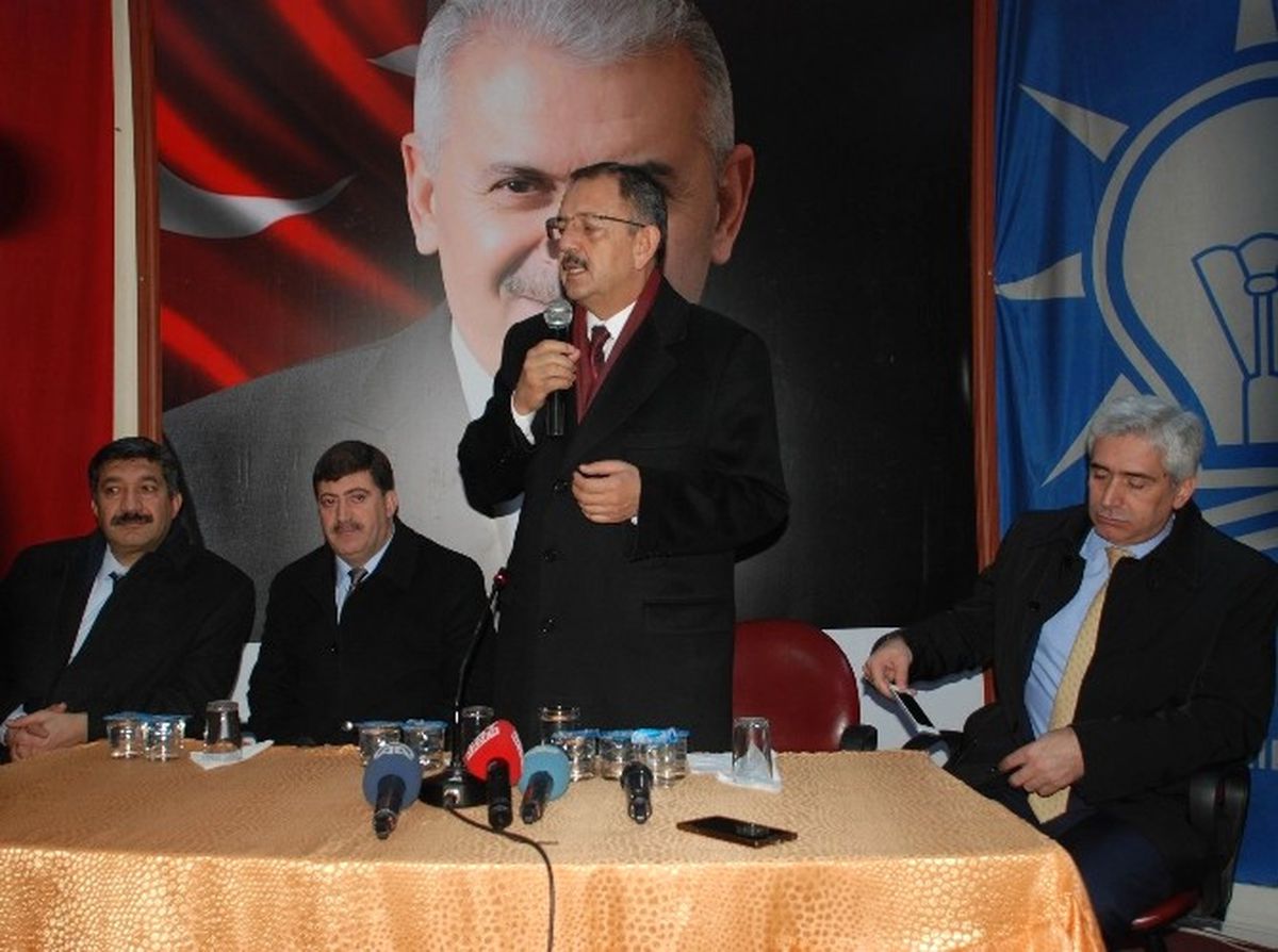 Bakan Özhaseki AK Parti İl Başkanlığını Ziyaret Etti