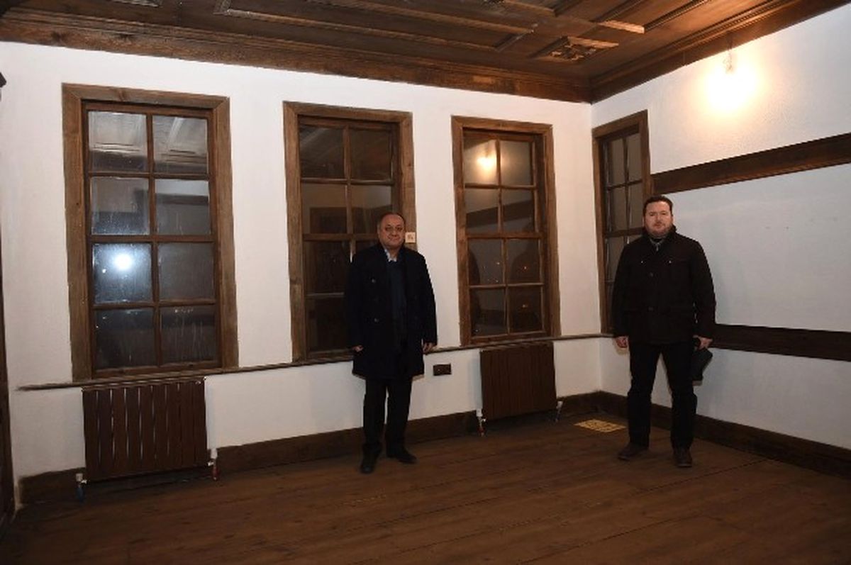 Başkan Babaş, Restorasyonu Süren Konakları Gezdi