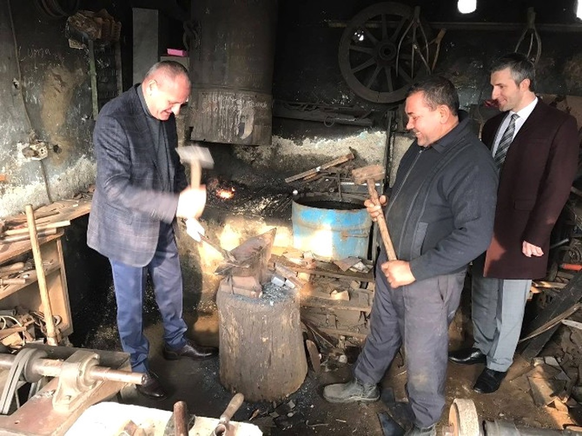 Başkan Keleş Esnafları Ziyaret Etti Demir Dövdü