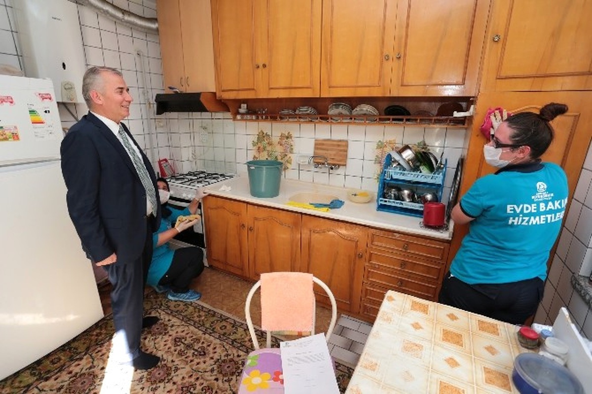 Büyükşehir Belediyesinden Evde Bakım Hizmeti