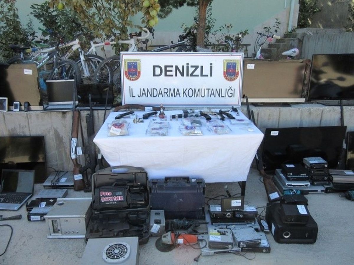 Denizli\'de Jandarmadan Uyuşturucu Tacirlerine Büyük Darbe