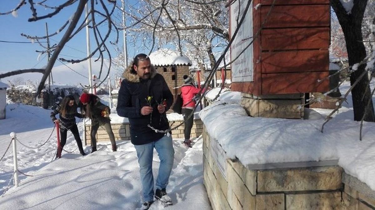 Ermenilerin Yanık Cami\'de Diri Diri Yaktığı 300 Türk Anıldı
