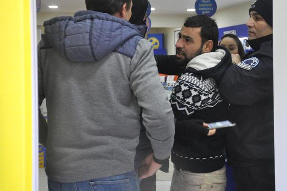 Eskişehir\'de \'Reina Katliamcısı\' İhbarı Polisi Ayağa Kaldırdı