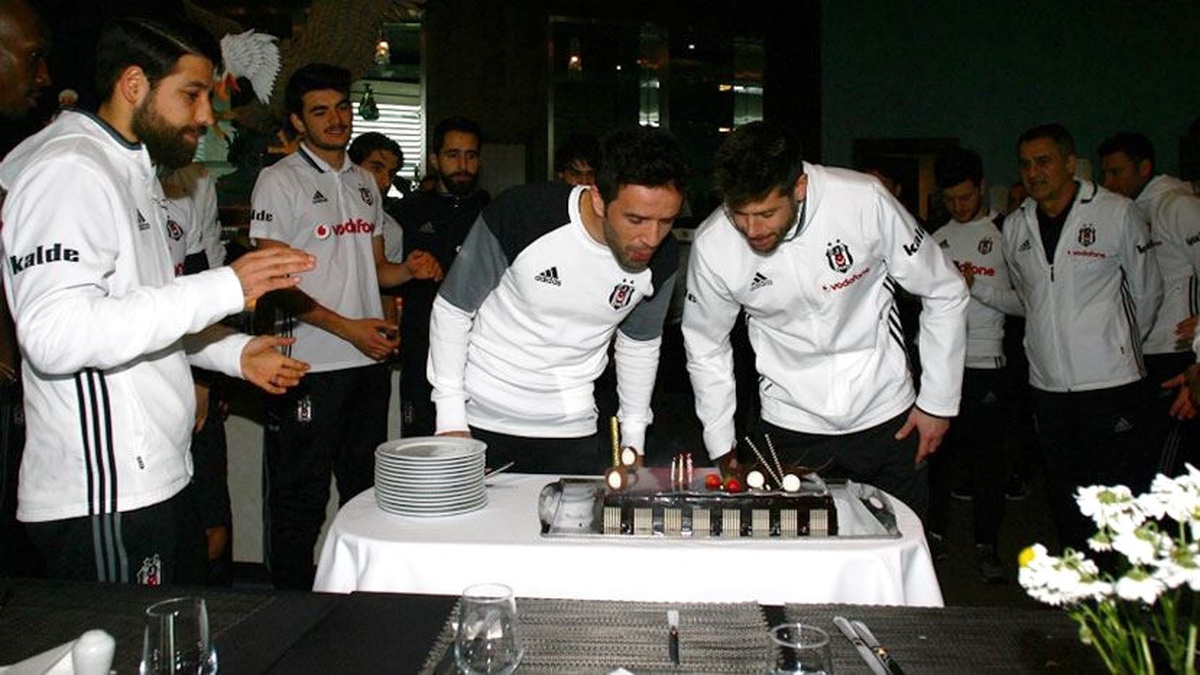 Gökhan Gönül ve Fabricio\'nun Doğum Günleri Kutlandı