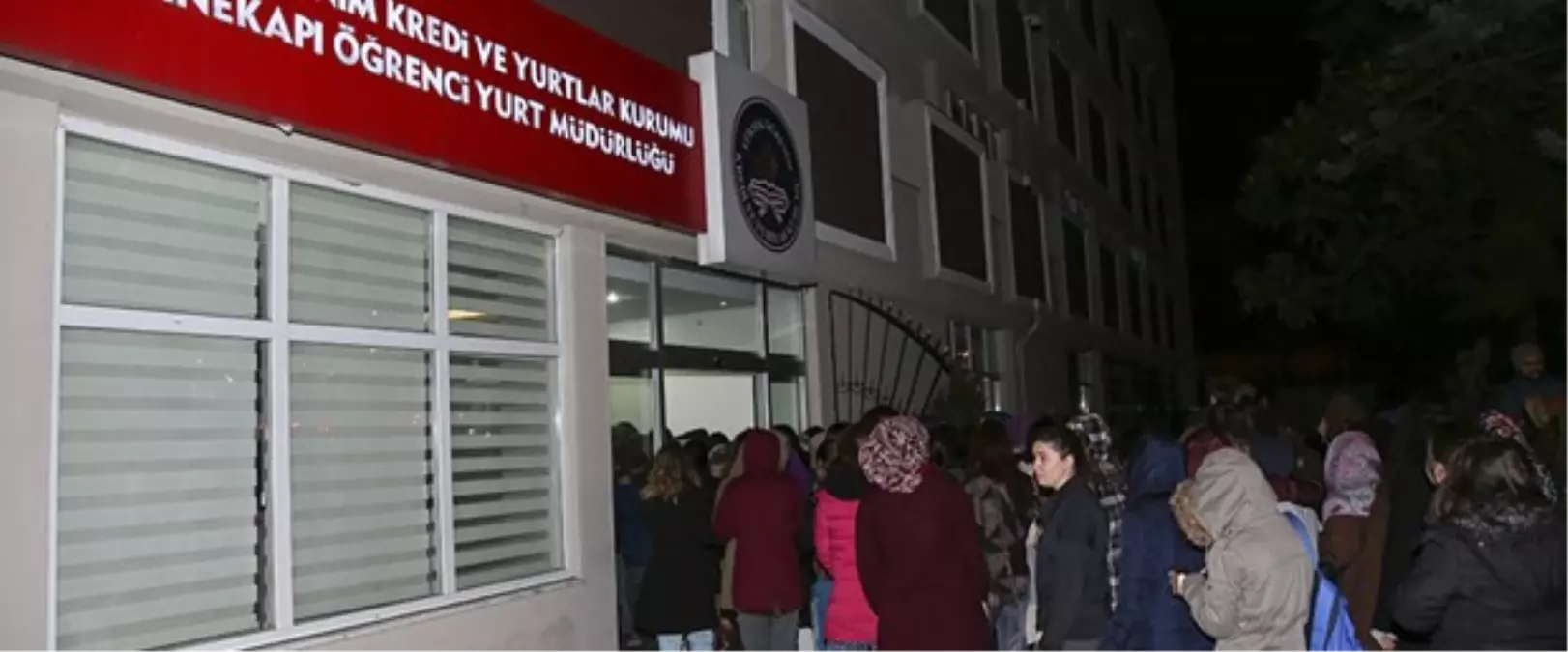 İstanbul Fatih\'te Öğrenci Yurdundaki Yangın