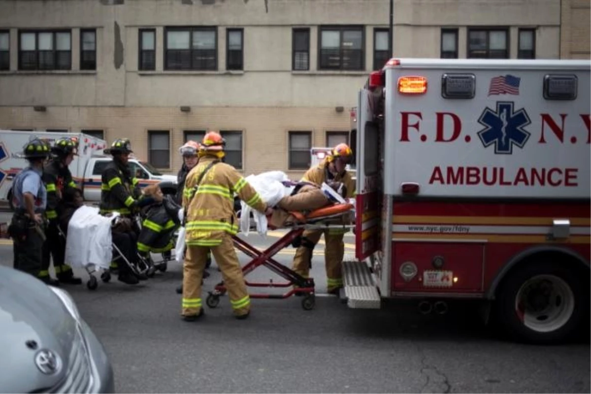 New York\'ta Tren Kazası: 103 Yaralı