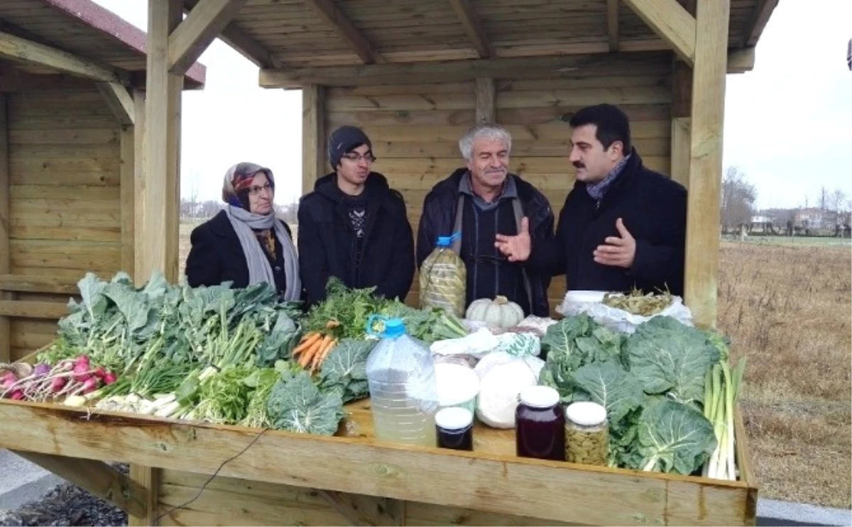 Öğrenciler Yetiştirdi, Organik Pazarda Satılıyor