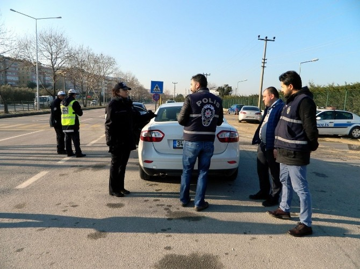Polis Kuş Uçurtmuyor