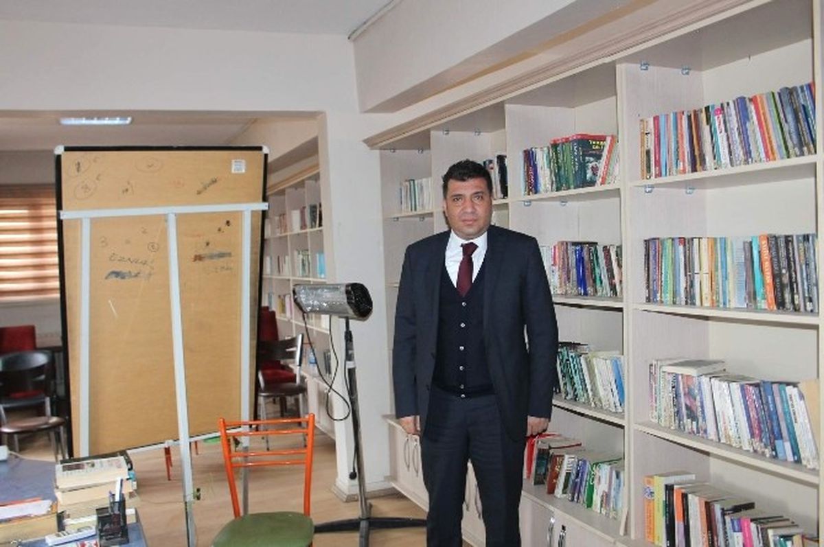 Siirt\'te Okul Kütüphaneleri İçin Kampanya