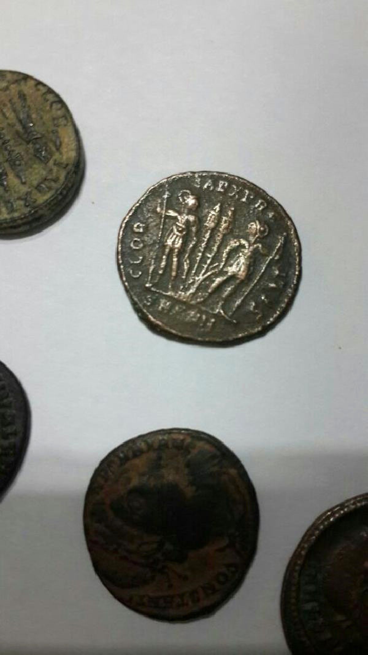 Syrian Detained Upon Carrying Historical Coins