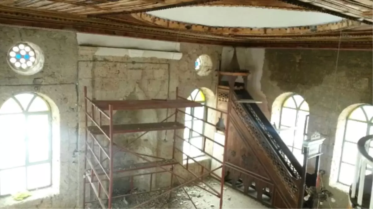 Tarihi Tepecik Camii Restore Ediliyor