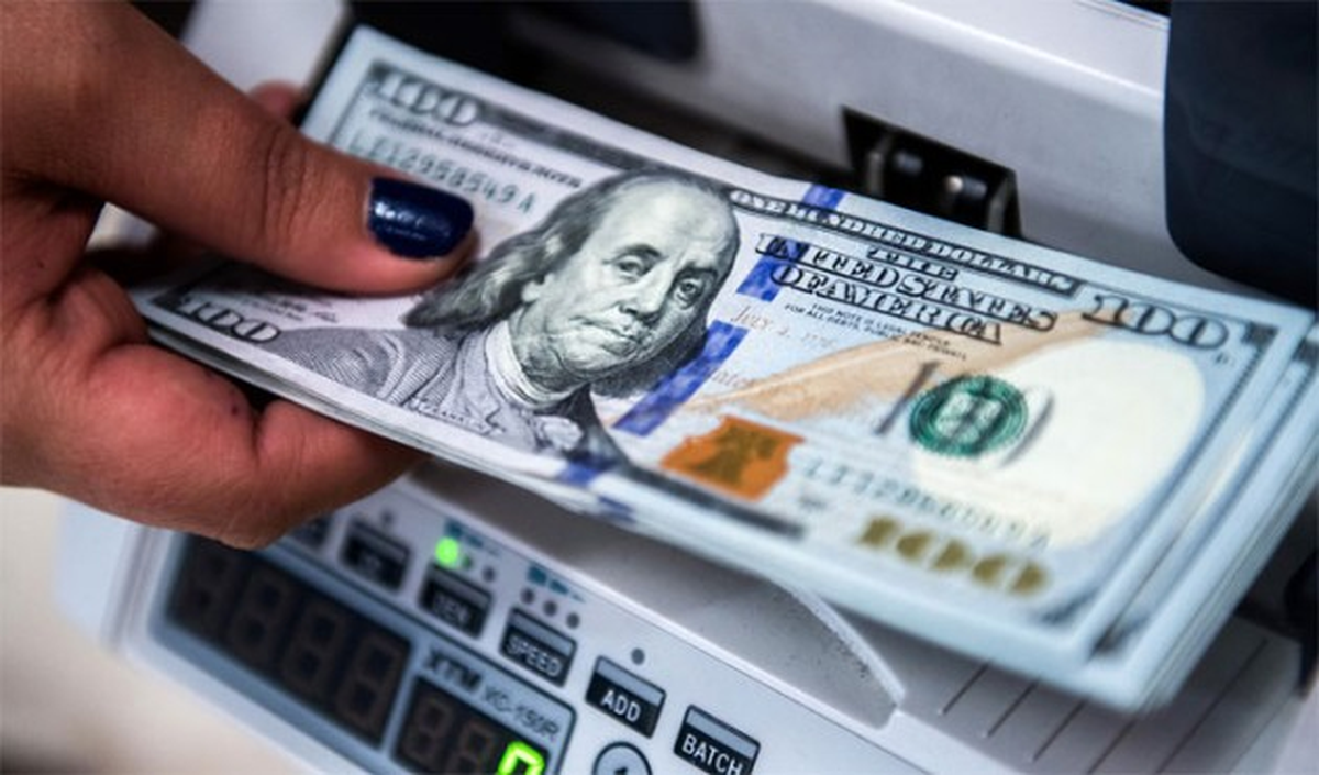 TL\'de Kazanç Sınırlı Oldu, Dolar Zirveye Yakın