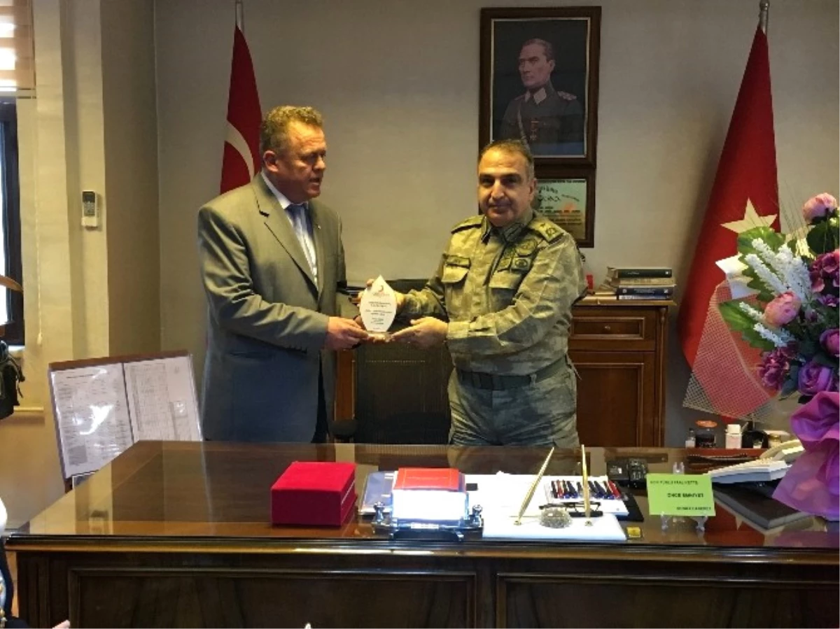 Türk Kızılayı Bilecik Şube Başkanı Çınar\'dan Tuğgeneral Koç\'a Ziyaret
