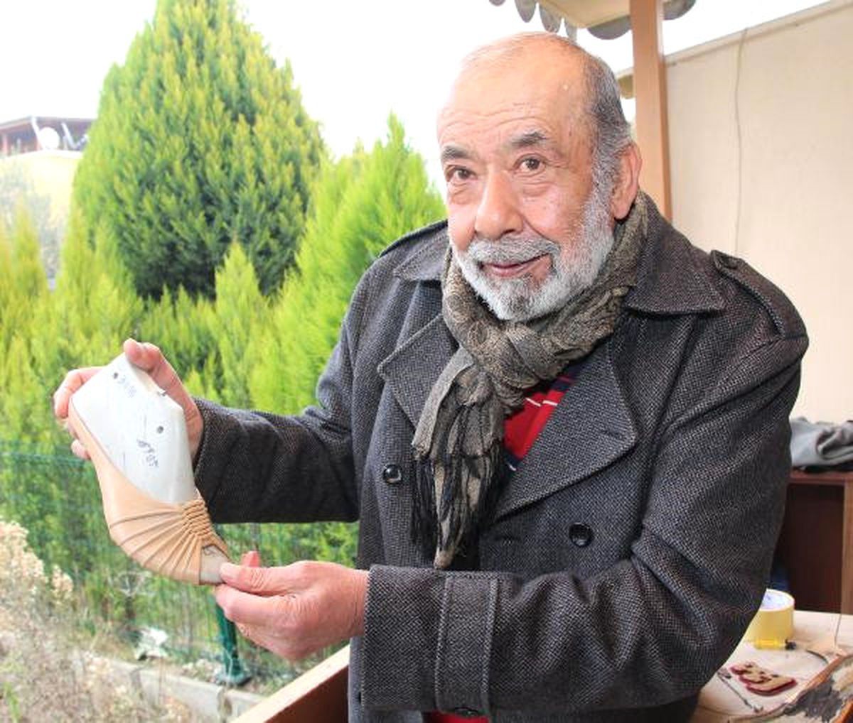67 Yıllık Ayakkabı Tasarımcısının Hayali Gençleri Yetiştirmek