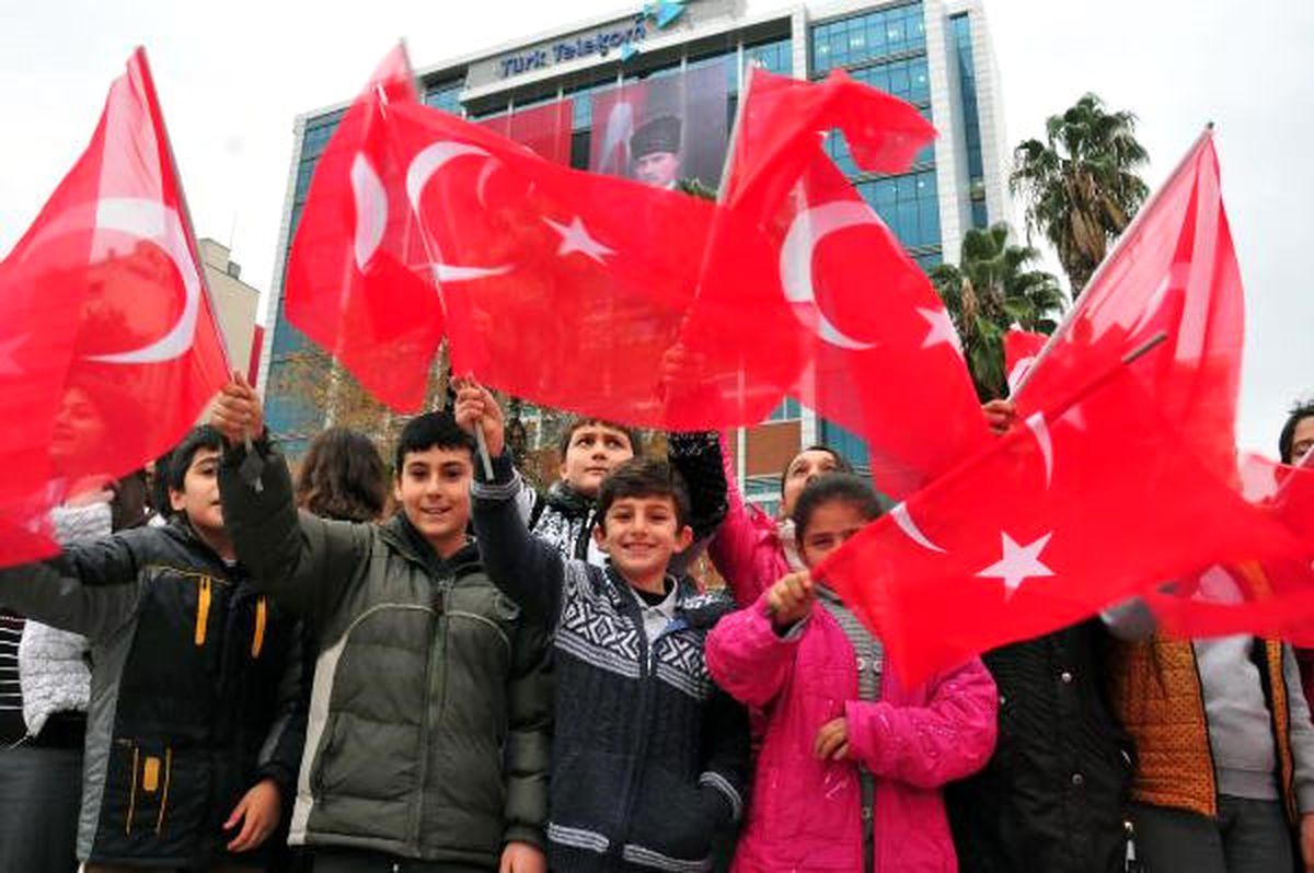 Adana\'nın Kurtuluş Yıldönümü İçin Coşkulu Kutlama