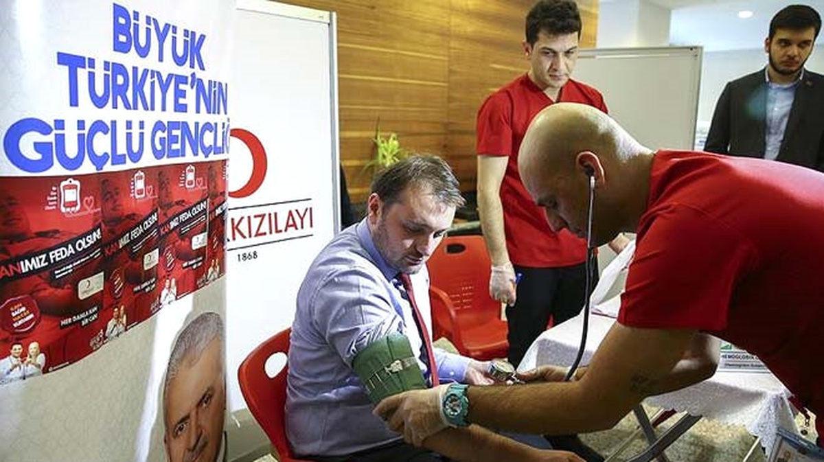 AK Parti Adana Teşkilatından Kan Bağışı