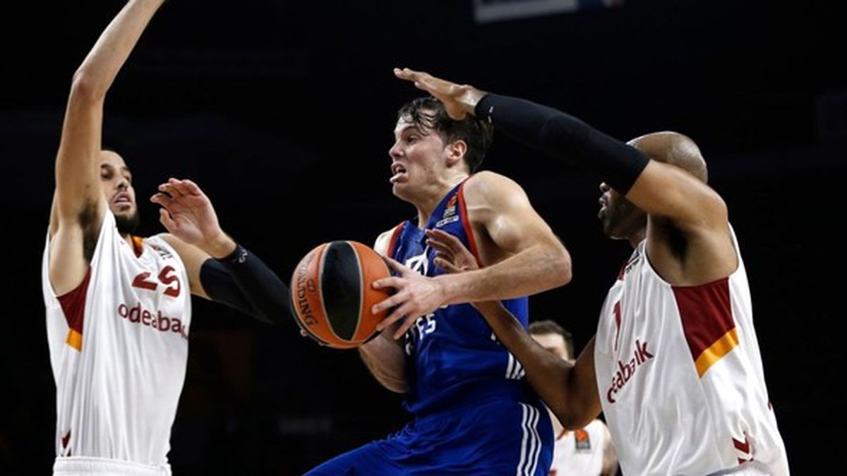 Anadolu Efes: 84 - Galatasaray Odeabank: 73