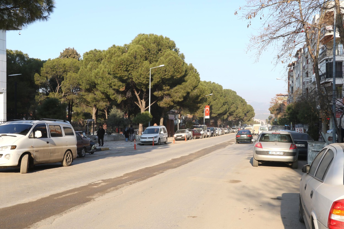 Atatürk Caddesi Prestijine Kavuşuyor
